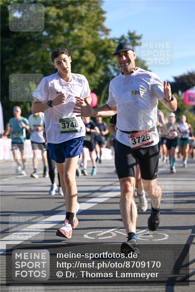07.09.2025 - BARMER Alsterlauf Dr. Thomas Lammeyer http://msf.ph/oto/8709170 07.09.2025 09:32:54 Laufen 3748, 3725 meine-sportfotos.de