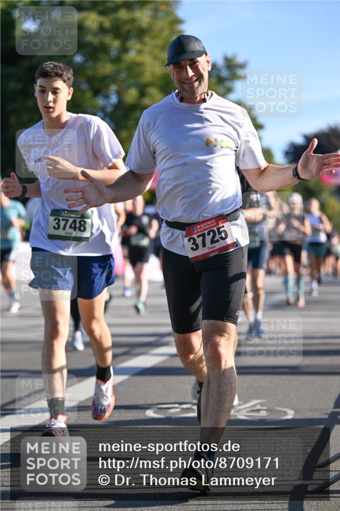 07.09.2025 - BARMER Alsterlauf Dr. Thomas Lammeyer http://msf.ph/oto/8709171 07.09.2025 09:32:55 Laufen 00, 3748, 36, 6, 3725 meine-sportfotos.de