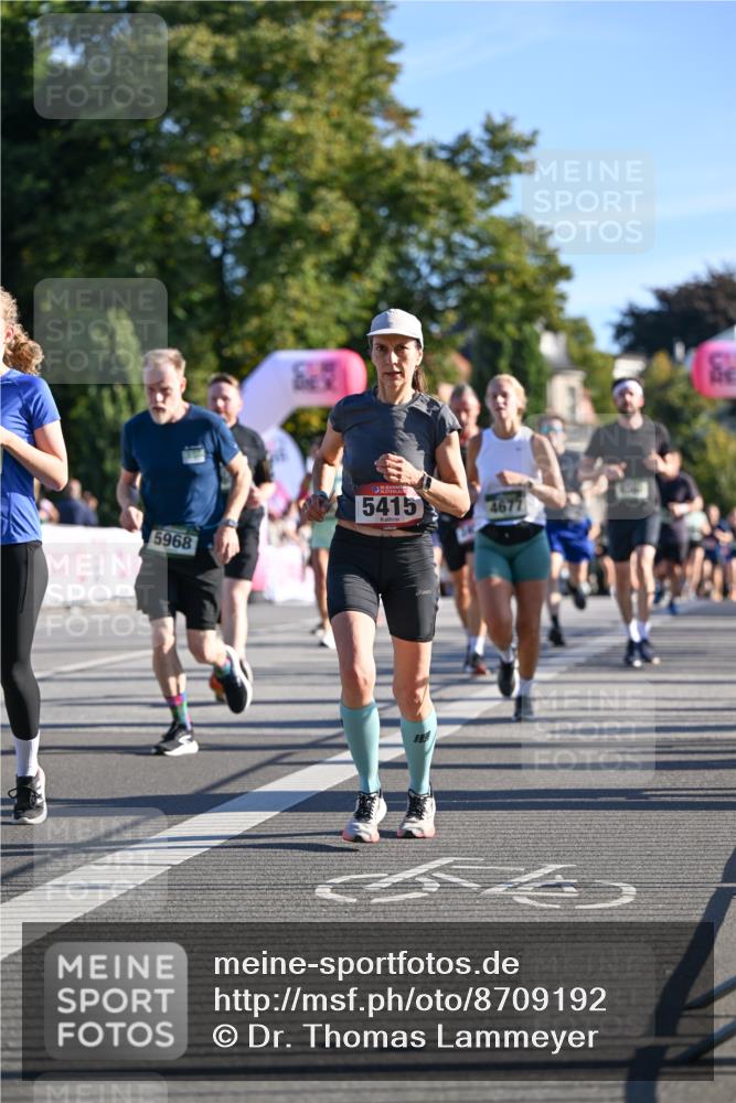 07.09.2025 - BARMER Alsterlauf Dr. Thomas Lammeyer http://msf.ph/oto/8709192 07.09.2025 09:32:58 Laufen 5968, 36, 5415, 4677 meine-sportfotos.de