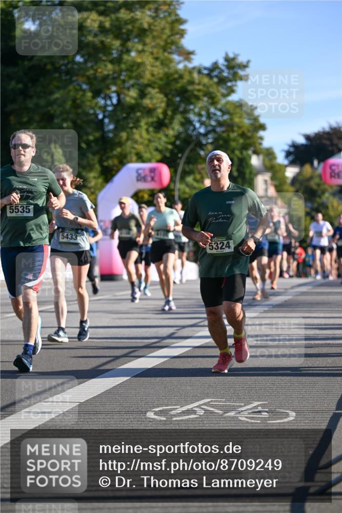 07.09.2025 - BARMER Alsterlauf Dr. Thomas Lammeyer http://msf.ph/oto/8709249 07.09.2025 09:33:07 Laufen 5535, 5433, 5324, 54 meine-sportfotos.de