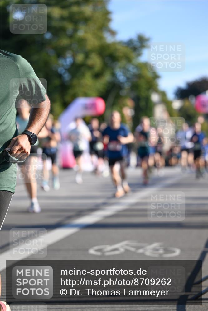 07.09.2025 - BARMER Alsterlauf Dr. Thomas Lammeyer http://msf.ph/oto/8709262 07.09.2025 09:33:09 Laufen  meine-sportfotos.de