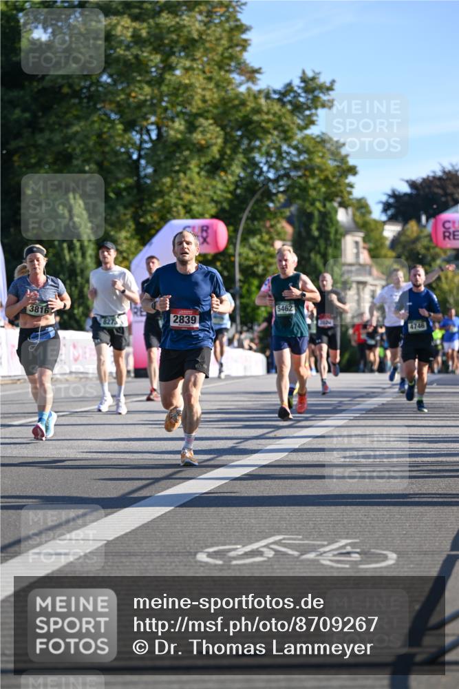 07.09.2025 - BARMER Alsterlauf Dr. Thomas Lammeyer http://msf.ph/oto/8709267 07.09.2025 09:33:10 Laufen 3816, 8275, 2839, 5462, 4746 meine-sportfotos.de