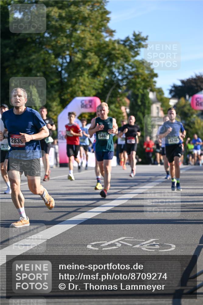 07.09.2025 - BARMER Alsterlauf Dr. Thomas Lammeyer http://msf.ph/oto/8709274 07.09.2025 09:33:11 Laufen 2839, 5462, 4746 meine-sportfotos.de