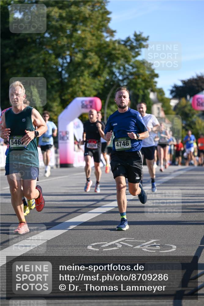 07.09.2025 - BARMER Alsterlauf Dr. Thomas Lammeyer http://msf.ph/oto/8709286 07.09.2025 09:33:13 Laufen 5462, 4746 meine-sportfotos.de