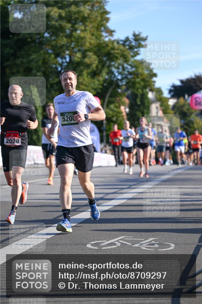 07.09.2025 - BARMER Alsterlauf Dr. Thomas Lammeyer http://msf.ph/oto/8709297 07.09.2025 09:33:15 Laufen 1805, 2028, 5205 meine-sportfotos.de