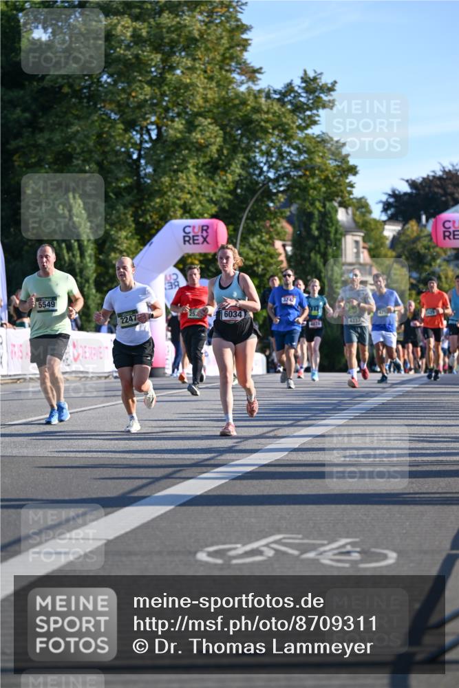 07.09.2025 - BARMER Alsterlauf Dr. Thomas Lammeyer http://msf.ph/oto/8709311 07.09.2025 09:33:17 Laufen 5549, 2247, 6034, 3242, 4337, 554, 14253 meine-sportfotos.de