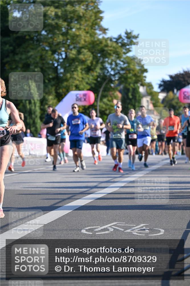 07.09.2025 - BARMER Alsterlauf Dr. Thomas Lammeyer http://msf.ph/oto/8709329 07.09.2025 09:33:20 Laufen 34 meine-sportfotos.de