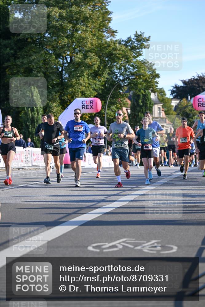 07.09.2025 - BARMER Alsterlauf Dr. Thomas Lammeyer http://msf.ph/oto/8709331 07.09.2025 09:33:20 Laufen 4625, 5342, 4, 3242, 6225, 4337, 202, 5, 24078, 2429, 554 meine-sportfotos.de
