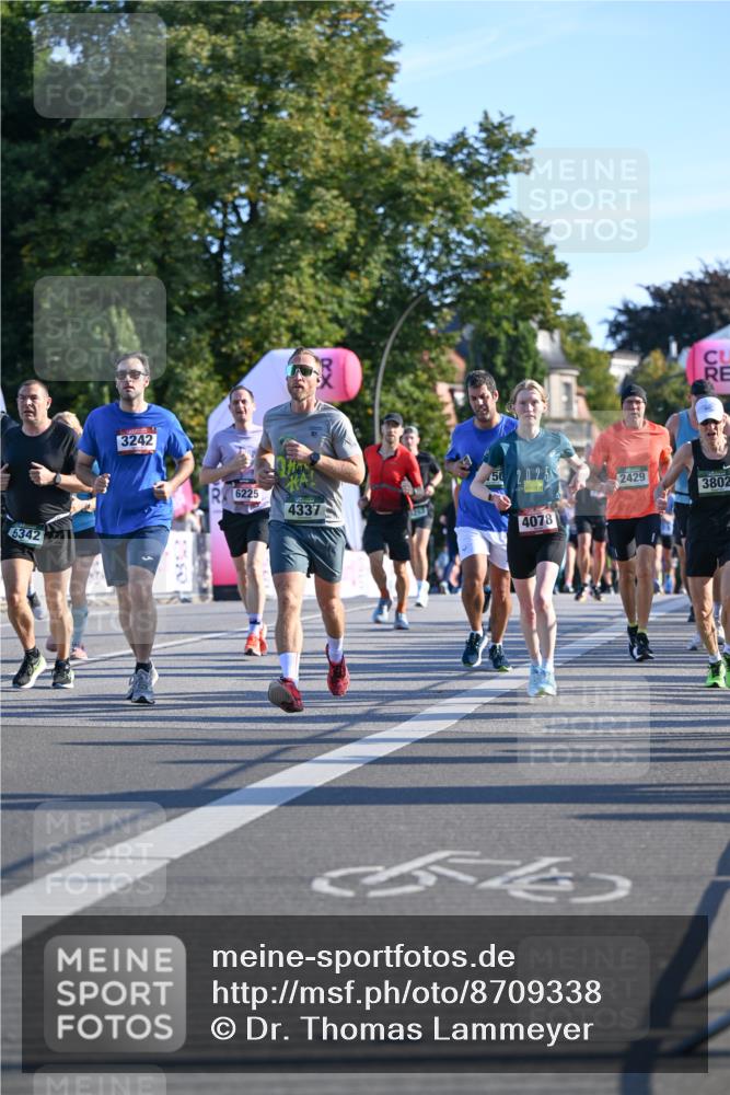 07.09.2025 - BARMER Alsterlauf Dr. Thomas Lammeyer http://msf.ph/oto/8709338 07.09.2025 09:33:22 Laufen 5342, 3242, 6225, 2429, 3802, 4337, 4078 meine-sportfotos.de