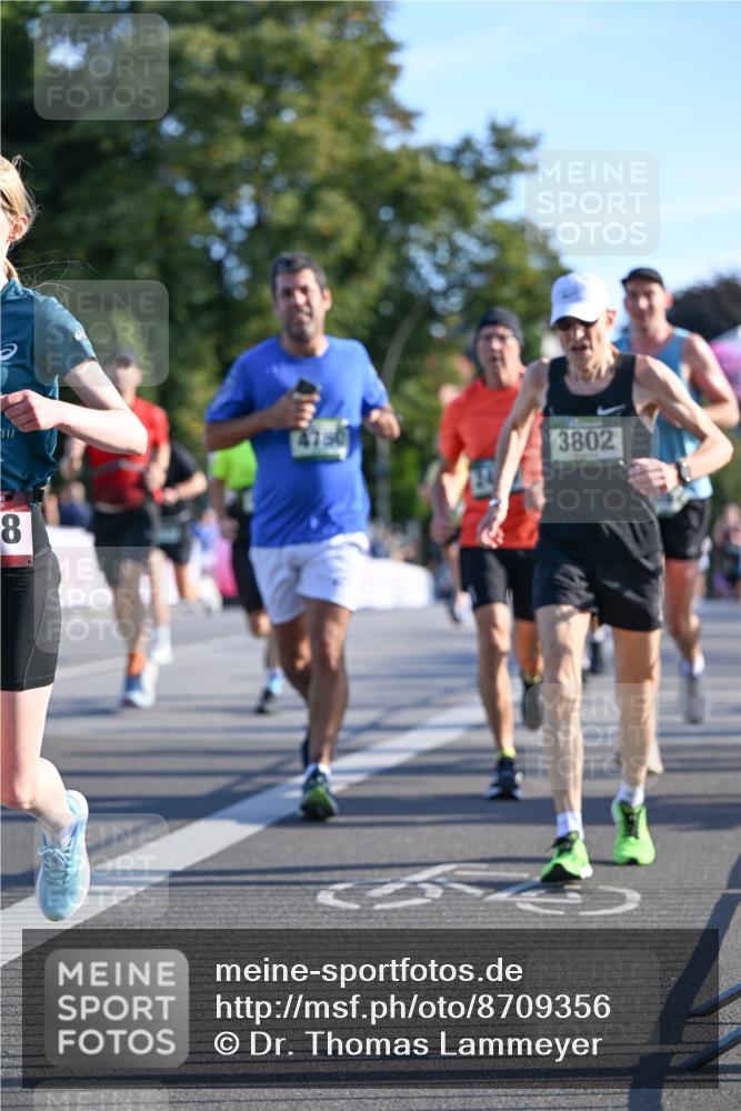 07.09.2025 - BARMER Alsterlauf Dr. Thomas Lammeyer http://msf.ph/oto/8709356 07.09.2025 09:33:24 Laufen 4750, 8, 3802 meine-sportfotos.de