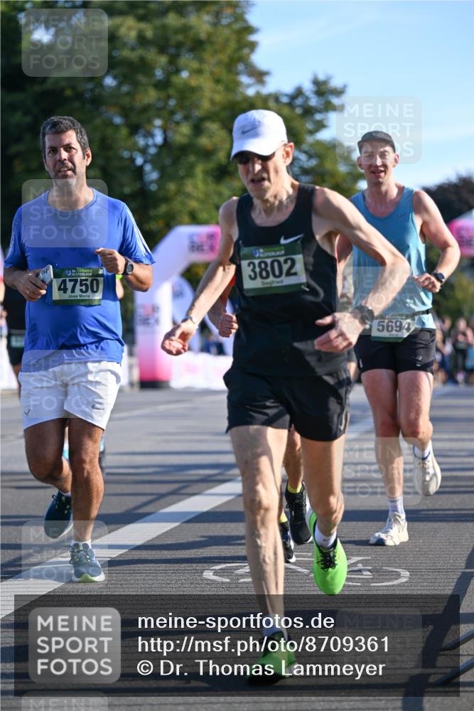 07.09.2025 - BARMER Alsterlauf Dr. Thomas Lammeyer http://msf.ph/oto/8709361 07.09.2025 09:33:25 Laufen 4750, 13, 3802, 5694 meine-sportfotos.de