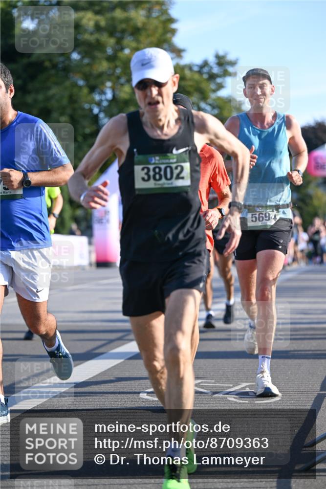 07.09.2025 - BARMER Alsterlauf Dr. Thomas Lammeyer http://msf.ph/oto/8709363 07.09.2025 09:33:25 Laufen 3802, 5694 meine-sportfotos.de