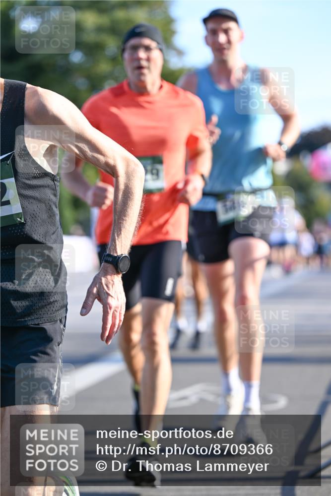 07.09.2025 - BARMER Alsterlauf Dr. Thomas Lammeyer http://msf.ph/oto/8709366 07.09.2025 09:33:26 Laufen  meine-sportfotos.de