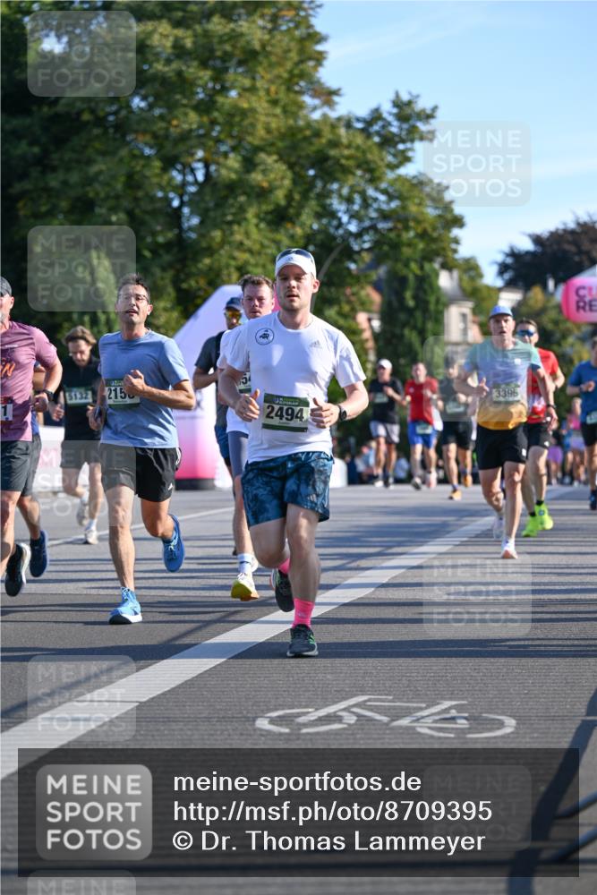 07.09.2025 - BARMER Alsterlauf Dr. Thomas Lammeyer http://msf.ph/oto/8709395 07.09.2025 09:33:32 Laufen 5132, 2150, 2494, 3396 meine-sportfotos.de
