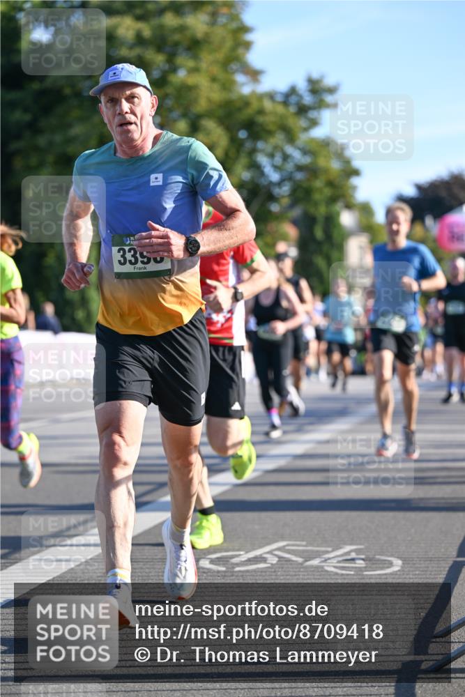 07.09.2025 - BARMER Alsterlauf Dr. Thomas Lammeyer http://msf.ph/oto/8709418 07.09.2025 09:33:35 Laufen 3355 meine-sportfotos.de