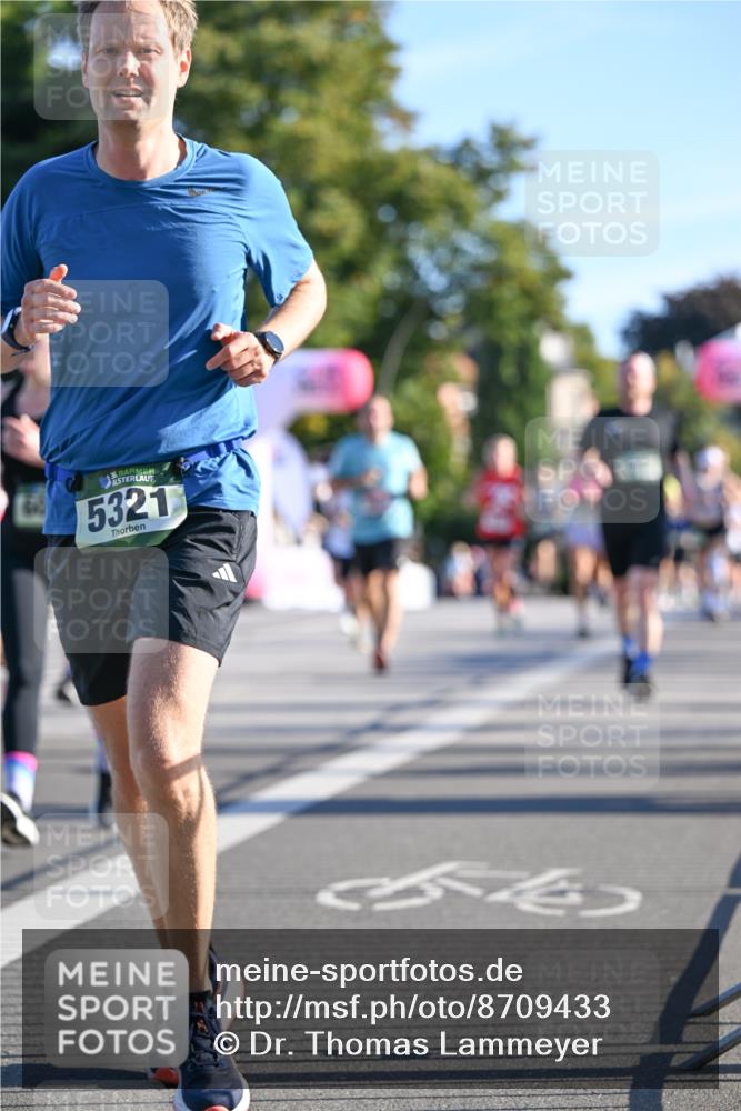 07.09.2025 - BARMER Alsterlauf Dr. Thomas Lammeyer http://msf.ph/oto/8709433 07.09.2025 09:33:38 Laufen 5321 meine-sportfotos.de