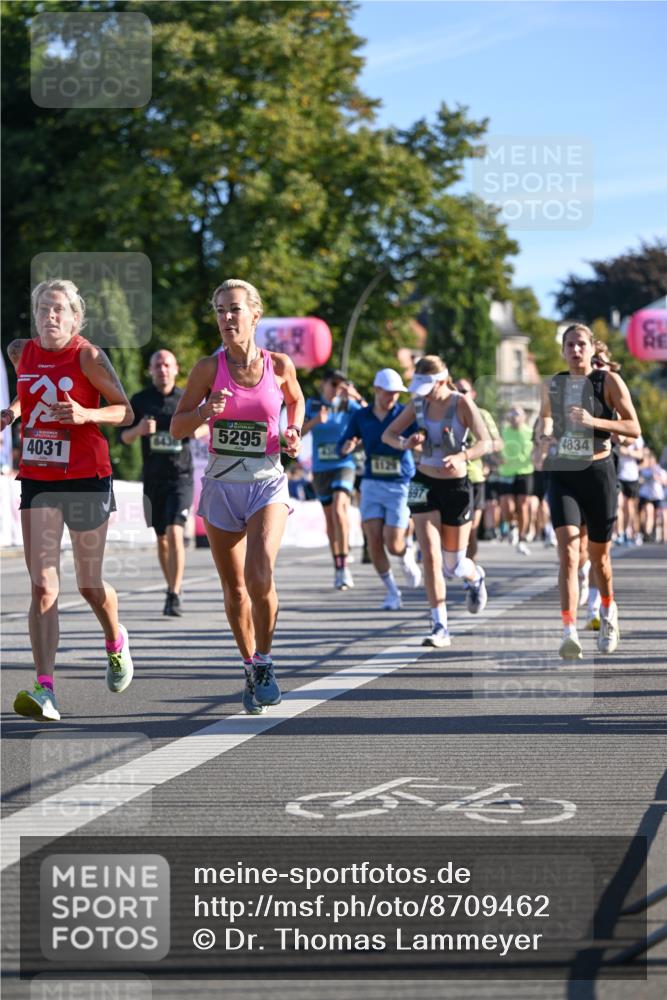 07.09.2025 - BARMER Alsterlauf Dr. Thomas Lammeyer http://msf.ph/oto/8709462 07.09.2025 09:33:43 Laufen 64361, 4031, 5295, 697, 4834, 54 meine-sportfotos.de