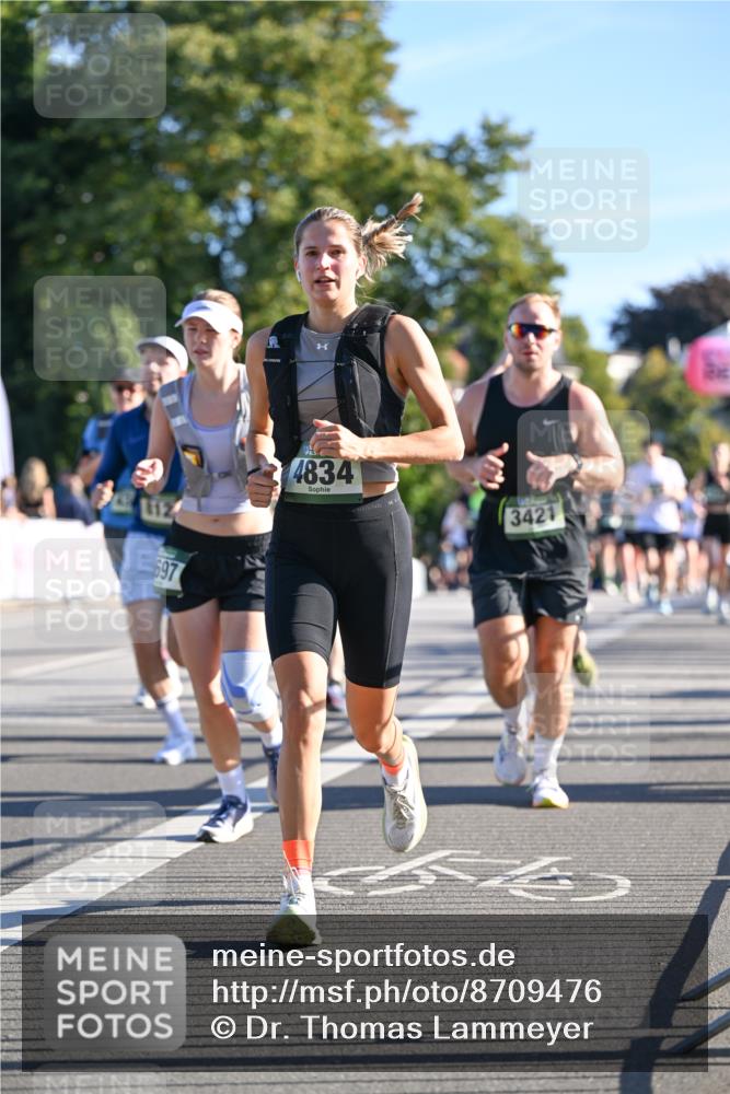 07.09.2025 - BARMER Alsterlauf Dr. Thomas Lammeyer http://msf.ph/oto/8709476 07.09.2025 09:33:45 Laufen 697, 4834, 3421 meine-sportfotos.de