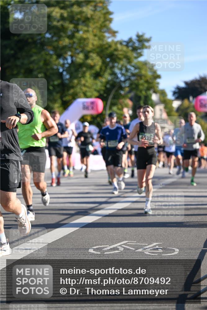07.09.2025 - BARMER Alsterlauf Dr. Thomas Lammeyer http://msf.ph/oto/8709492 07.09.2025 09:33:49 Laufen 4633 meine-sportfotos.de