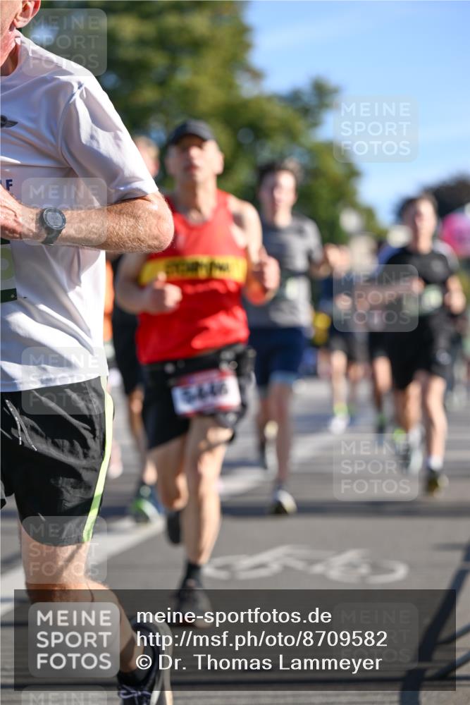 07.09.2025 - BARMER Alsterlauf Dr. Thomas Lammeyer http://msf.ph/oto/8709582 07.09.2025 09:34:05 Laufen 6446 meine-sportfotos.de