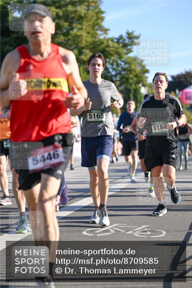 07.09.2025 - BARMER Alsterlauf Dr. Thomas Lammeyer http://msf.ph/oto/8709585 07.09.2025 09:34:05 Laufen 29, 5446, 16, 5165, 5164 meine-sportfotos.de