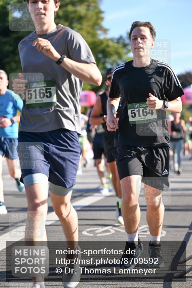 07.09.2025 - BARMER Alsterlauf Dr. Thomas Lammeyer http://msf.ph/oto/8709592 07.09.2025 09:34:06 Laufen 5165, 36, 5164 meine-sportfotos.de