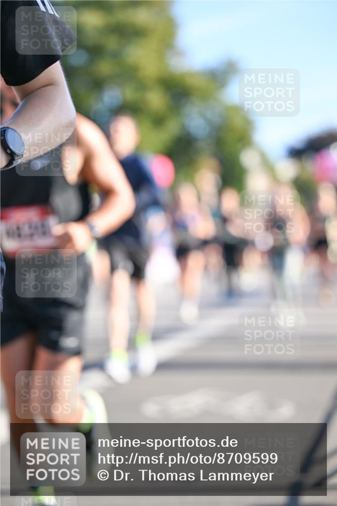 07.09.2025 - BARMER Alsterlauf Dr. Thomas Lammeyer http://msf.ph/oto/8709599 07.09.2025 09:34:08 Laufen  meine-sportfotos.de