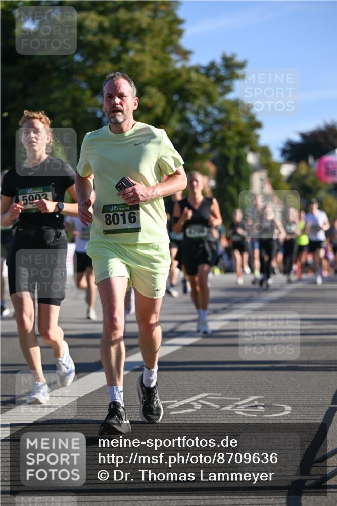 07.09.2025 - BARMER Alsterlauf Dr. Thomas Lammeyer http://msf.ph/oto/8709636 07.09.2025 09:34:14 Laufen 5903, 36, 8016 meine-sportfotos.de