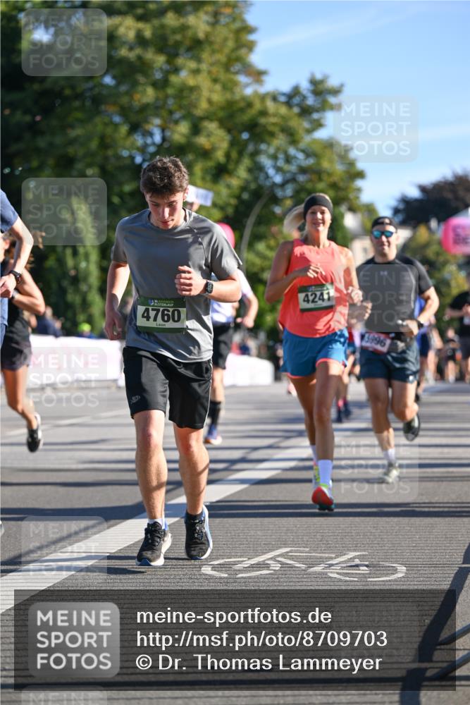 07.09.2025 - BARMER Alsterlauf Dr. Thomas Lammeyer http://msf.ph/oto/8709703 07.09.2025 09:34:26 Laufen 36, 4760, 4241, 3996 meine-sportfotos.de