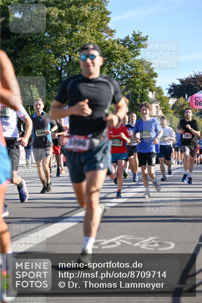 07.09.2025 - BARMER Alsterlauf Dr. Thomas Lammeyer http://msf.ph/oto/8709714 07.09.2025 09:34:27 Laufen 603, 2084, 2608, 05, 120, 2610, 3362, 2002 meine-sportfotos.de