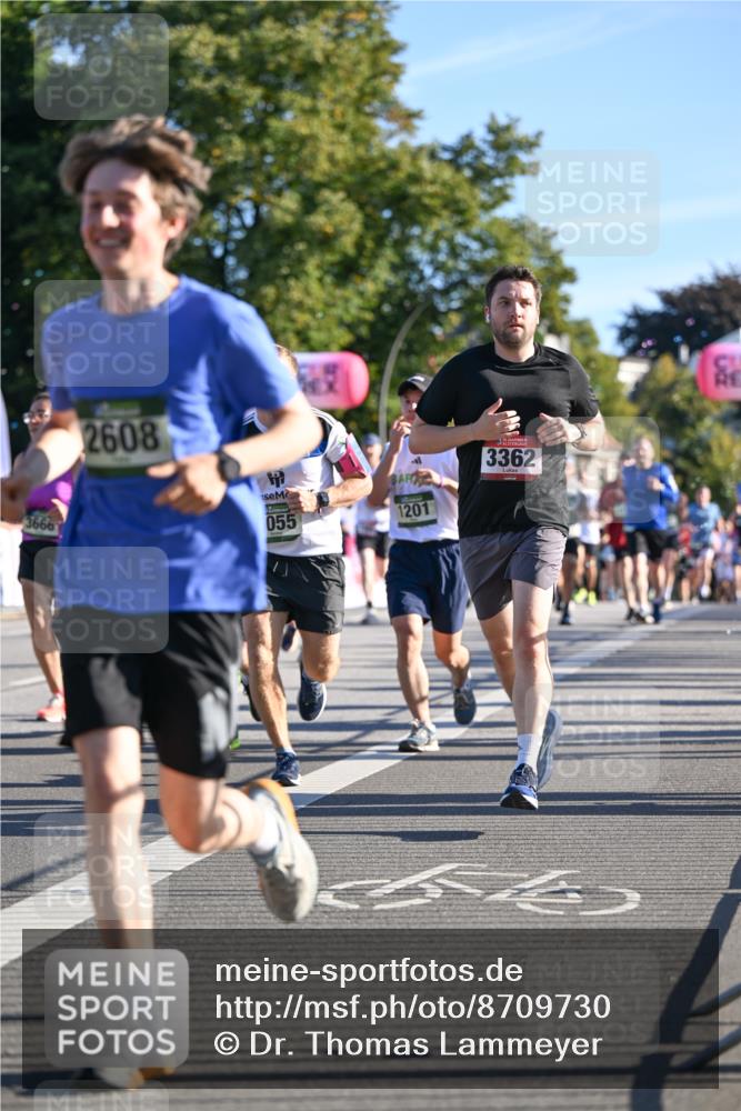 07.09.2025 - BARMER Alsterlauf Dr. Thomas Lammeyer http://msf.ph/oto/8709730 07.09.2025 09:34:30 Laufen 3666, 2608, 055, 1, 1201, 3362 meine-sportfotos.de