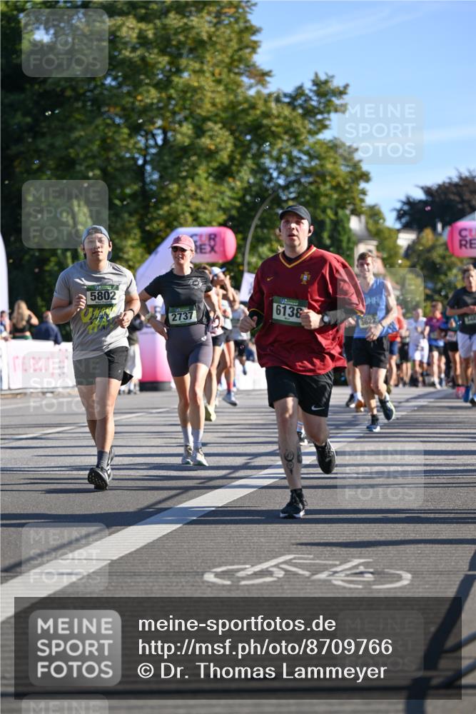 07.09.2025 - BARMER Alsterlauf Dr. Thomas Lammeyer http://msf.ph/oto/8709766 07.09.2025 09:34:36 Laufen 6, 5802, 2737, 6138, 3622 meine-sportfotos.de