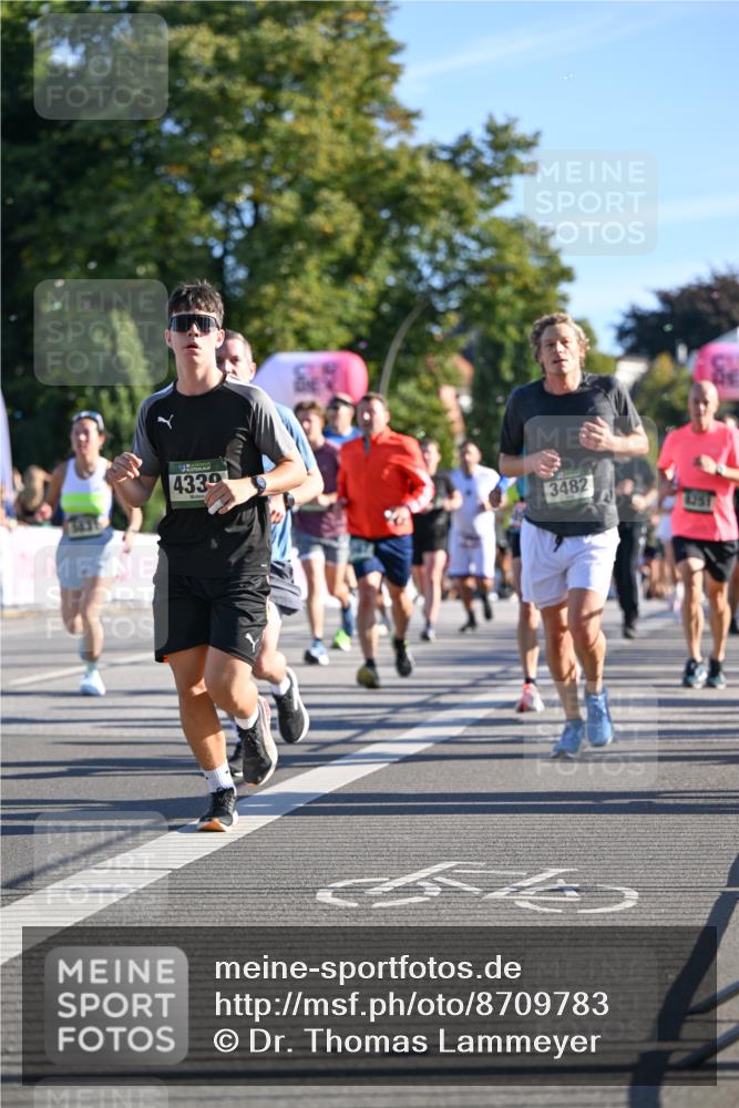 07.09.2025 - BARMER Alsterlauf Dr. Thomas Lammeyer http://msf.ph/oto/8709783 07.09.2025 09:34:41 Laufen 4339, 3482 meine-sportfotos.de