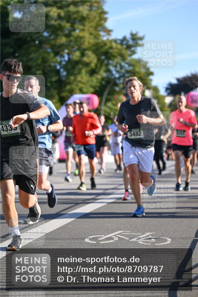 07.09.2025 - BARMER Alsterlauf Dr. Thomas Lammeyer http://msf.ph/oto/8709787 07.09.2025 09:34:41 Laufen 4335, 3482 meine-sportfotos.de