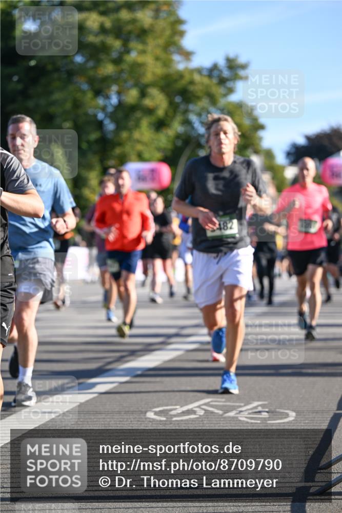 07.09.2025 - BARMER Alsterlauf Dr. Thomas Lammeyer http://msf.ph/oto/8709790 07.09.2025 09:34:42 Laufen 182 meine-sportfotos.de