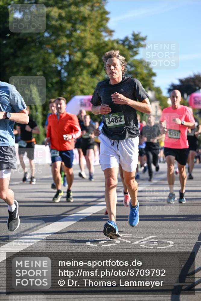 07.09.2025 - BARMER Alsterlauf Dr. Thomas Lammeyer http://msf.ph/oto/8709792 07.09.2025 09:34:42 Laufen 3482, 8251 meine-sportfotos.de