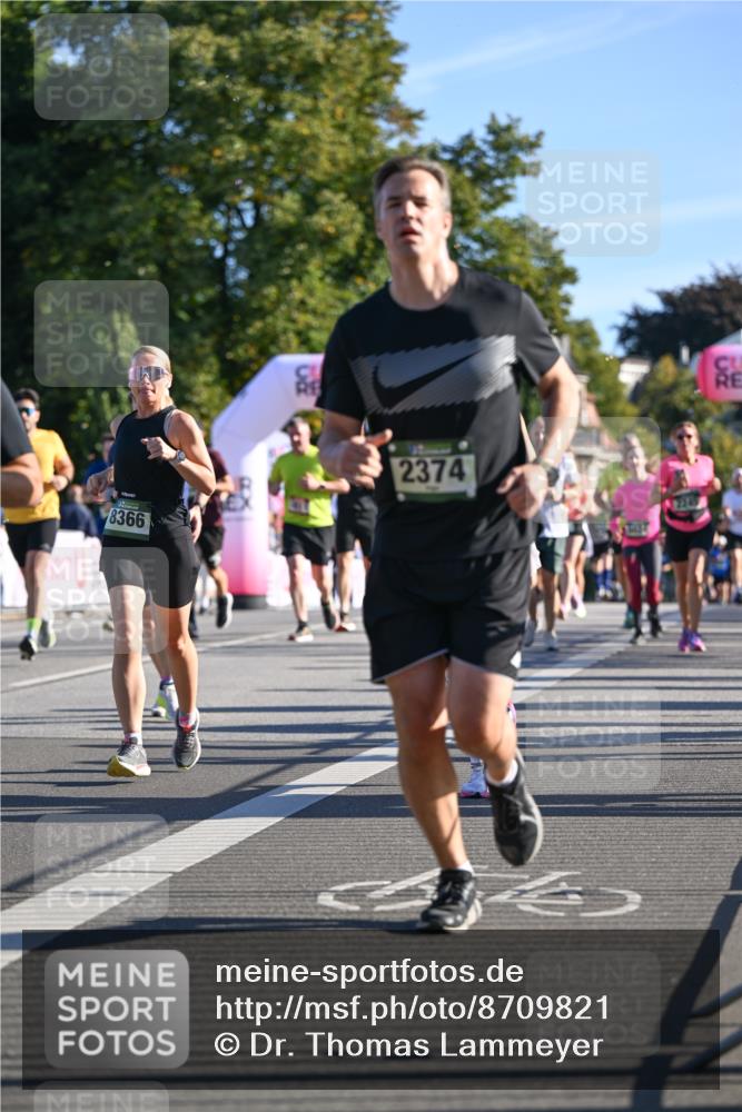 07.09.2025 - BARMER Alsterlauf Dr. Thomas Lammeyer http://msf.ph/oto/8709821 07.09.2025 09:34:46 Laufen 8366, 2374, 32249 meine-sportfotos.de