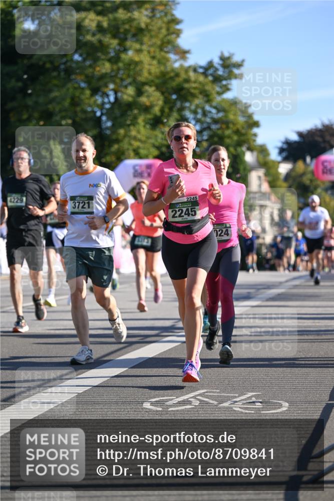 07.09.2025 - BARMER Alsterlauf Dr. Thomas Lammeyer http://msf.ph/oto/8709841 07.09.2025 09:34:51 Laufen 4229, 3721, 2245, 2245, 024 meine-sportfotos.de