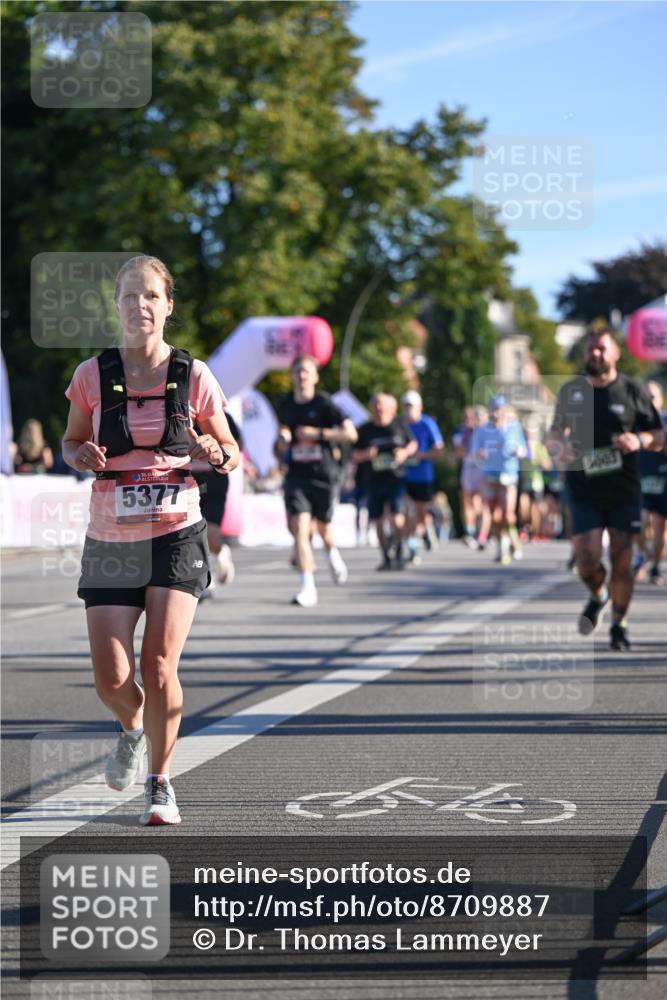07.09.2025 - BARMER Alsterlauf Dr. Thomas Lammeyer http://msf.ph/oto/8709887 07.09.2025 09:35:01 Laufen 5377 meine-sportfotos.de