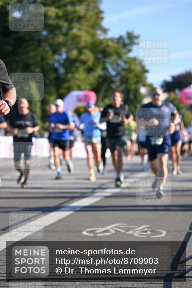 07.09.2025 - BARMER Alsterlauf Dr. Thomas Lammeyer http://msf.ph/oto/8709903 07.09.2025 09:35:05 Laufen  meine-sportfotos.de