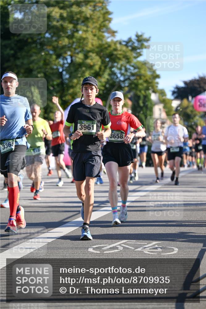 07.09.2025 - BARMER Alsterlauf Dr. Thomas Lammeyer http://msf.ph/oto/8709935 07.09.2025 09:35:10 Laufen 3365, 3961, 3658 meine-sportfotos.de