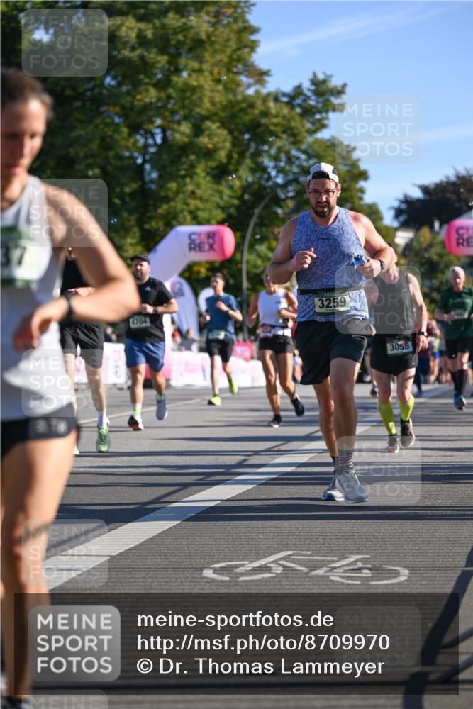 07.09.2025 - BARMER Alsterlauf Dr. Thomas Lammeyer http://msf.ph/oto/8709970 07.09.2025 09:35:16 Laufen 37, 4704, 3259, 3055 meine-sportfotos.de