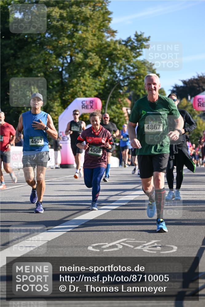 07.09.2025 - BARMER Alsterlauf Dr. Thomas Lammeyer http://msf.ph/oto/8710005 07.09.2025 09:35:21 Laufen 4507, 5713, 4508, 4867 meine-sportfotos.de