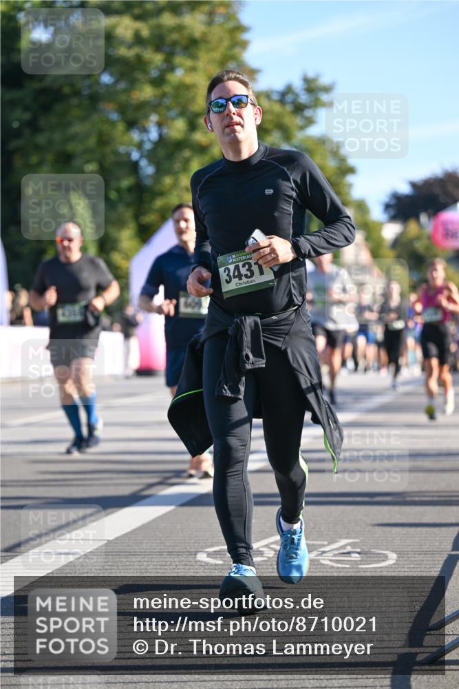 07.09.2025 - BARMER Alsterlauf Dr. Thomas Lammeyer http://msf.ph/oto/8710021 07.09.2025 09:35:24 Laufen 3431 meine-sportfotos.de