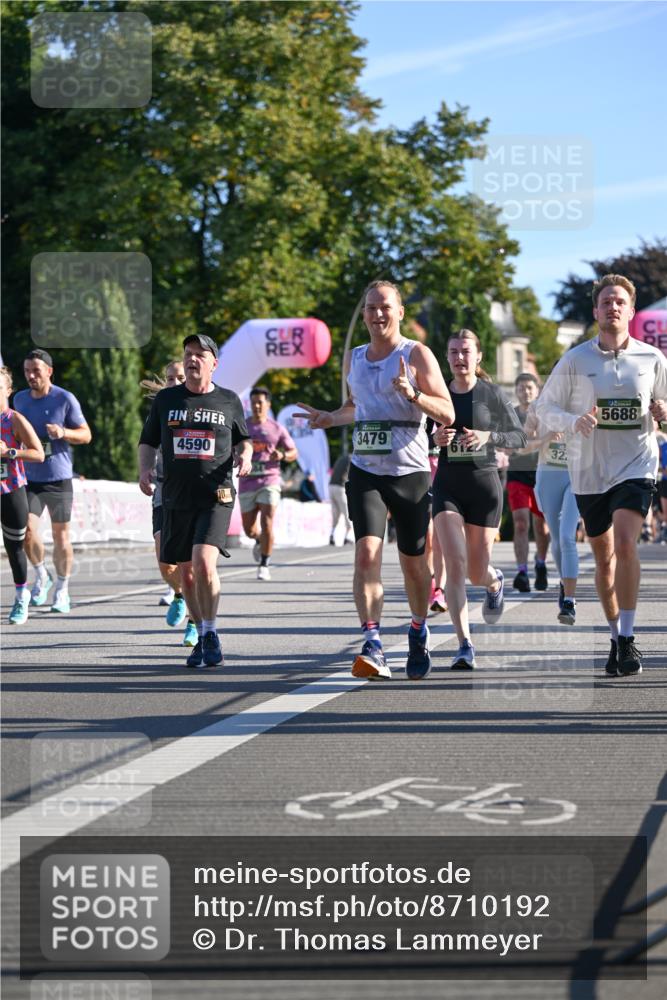 07.09.2025 - BARMER Alsterlauf Dr. Thomas Lammeyer http://msf.ph/oto/8710192 07.09.2025 09:35:52 Laufen 4590, 3479, 32, 5688 meine-sportfotos.de