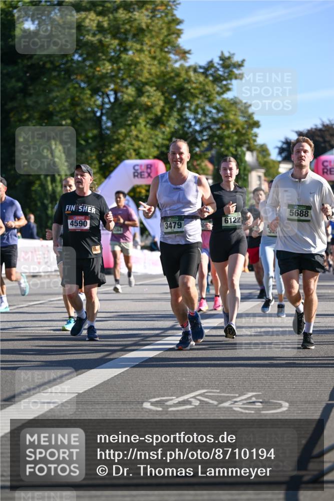 07.09.2025 - BARMER Alsterlauf Dr. Thomas Lammeyer http://msf.ph/oto/8710194 07.09.2025 09:35:52 Laufen 4590, 3479, 10, 6122, 5688 meine-sportfotos.de