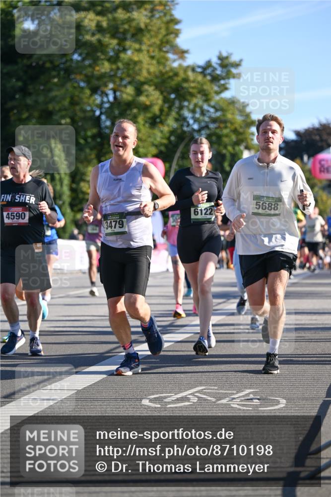 07.09.2025 - BARMER Alsterlauf Dr. Thomas Lammeyer http://msf.ph/oto/8710198 07.09.2025 09:35:53 Laufen 4590, 3479, 6122, 5688 meine-sportfotos.de