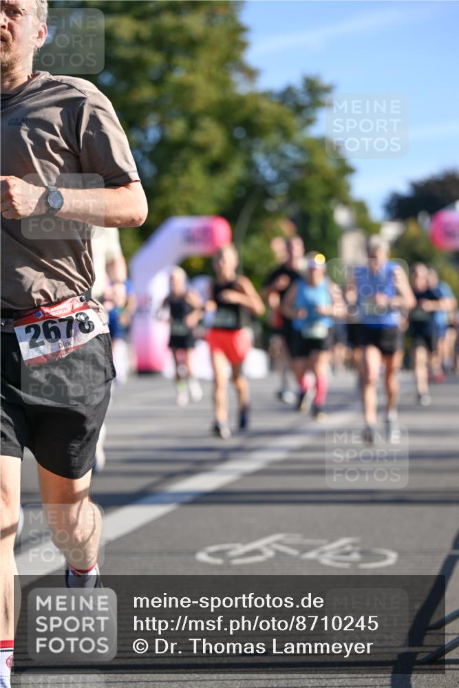 07.09.2025 - BARMER Alsterlauf Dr. Thomas Lammeyer http://msf.ph/oto/8710245 07.09.2025 09:36:00 Laufen 2678, 564 meine-sportfotos.de