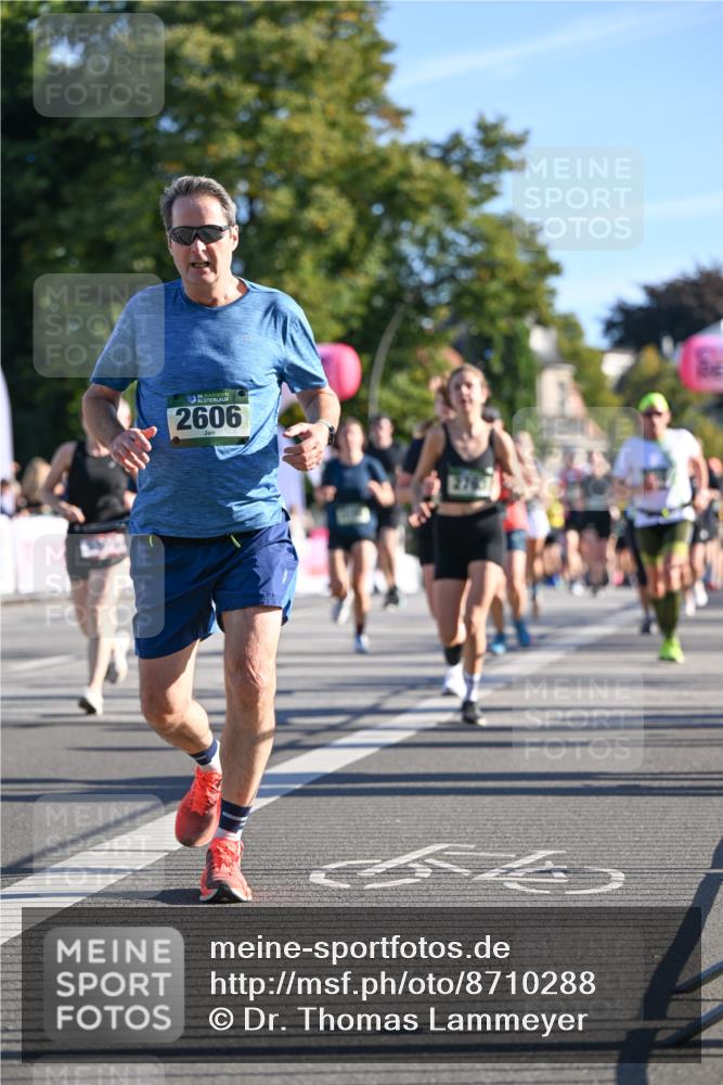 07.09.2025 - BARMER Alsterlauf Dr. Thomas Lammeyer http://msf.ph/oto/8710288 07.09.2025 09:36:07 Laufen 2606 meine-sportfotos.de