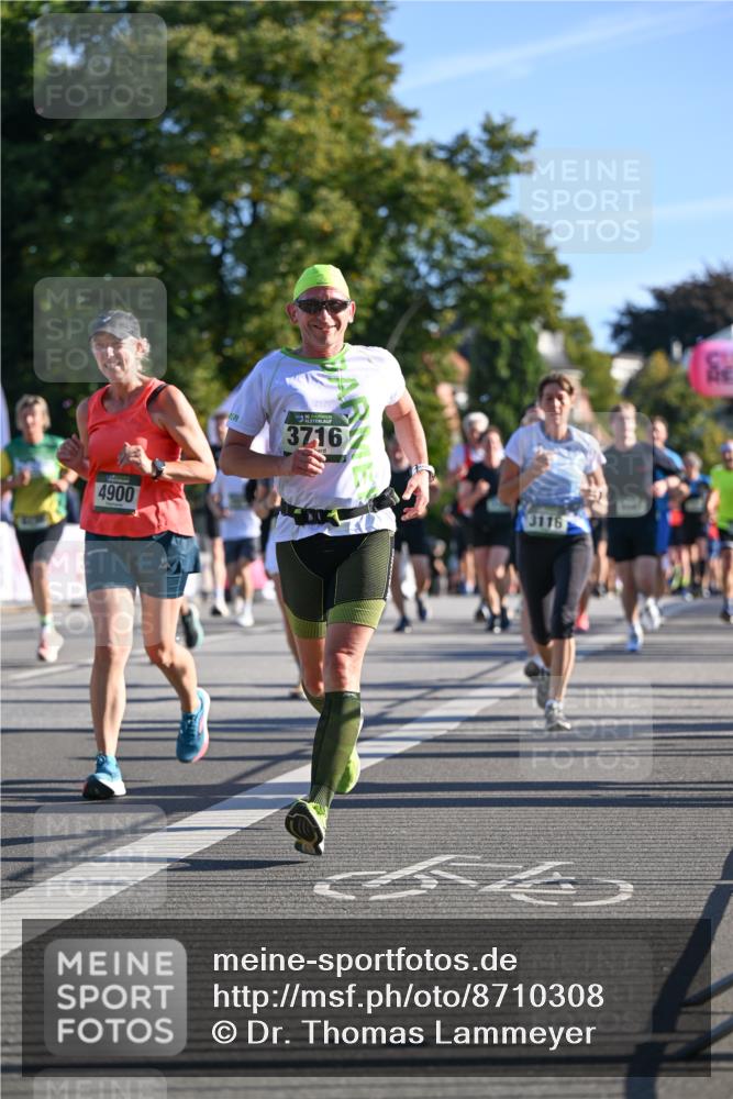 07.09.2025 - BARMER Alsterlauf Dr. Thomas Lammeyer http://msf.ph/oto/8710308 07.09.2025 09:36:10 Laufen 4900, 3716, 3116 meine-sportfotos.de